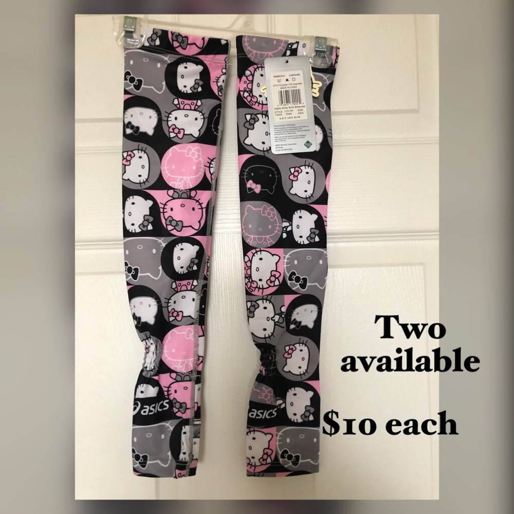 Never worn Hello Kitty Arm Sleeves